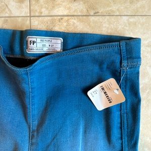 NWT Free People High-Rise Denim Jegging - Size 27 - Medium Wash